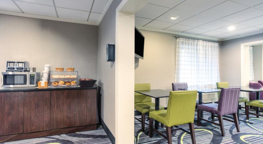 La Quinta Inn & Suites by Wyndham Atlanta Roswell