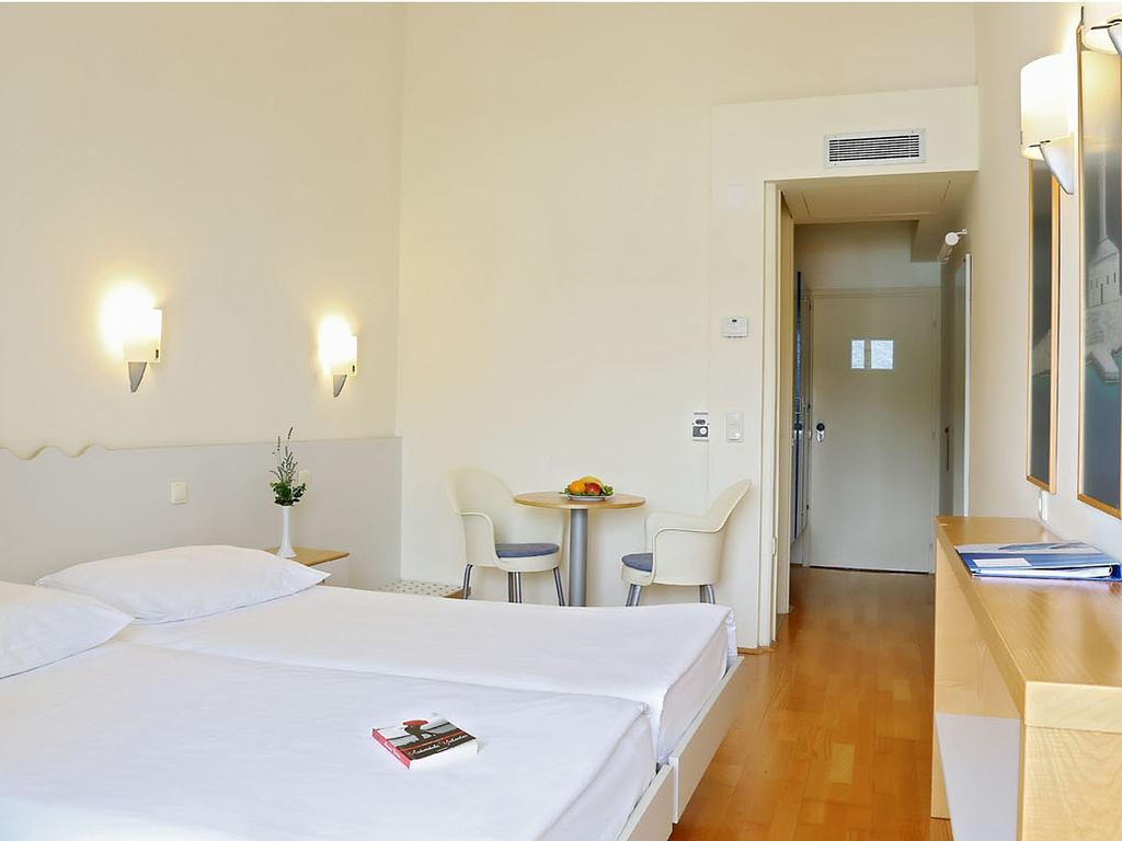 Club Dubrovnik Sunny Hotel (Formerly Valamar Club Dubrovnik)