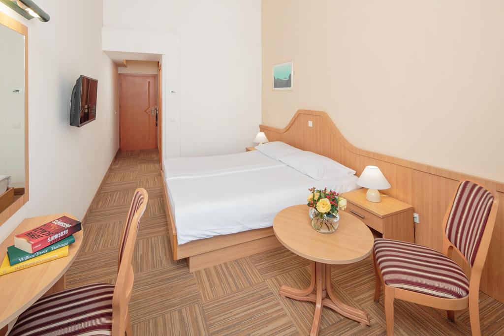 Club Dubrovnik Sunny Hotel (Formerly Valamar Club Dubrovnik)