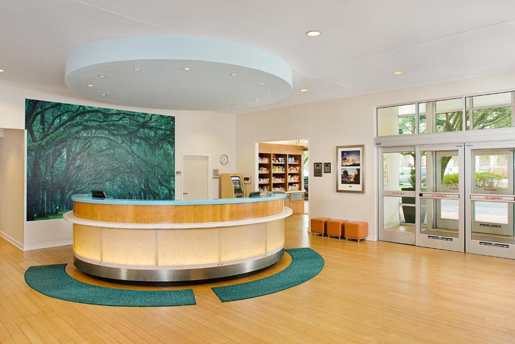 SpringHill Suites Savannah Downtown / Historic District