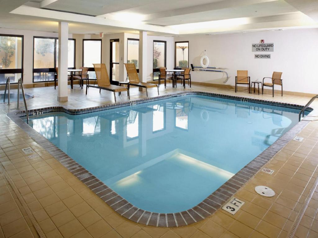 Courtyard by Marriott Lafayette Airport