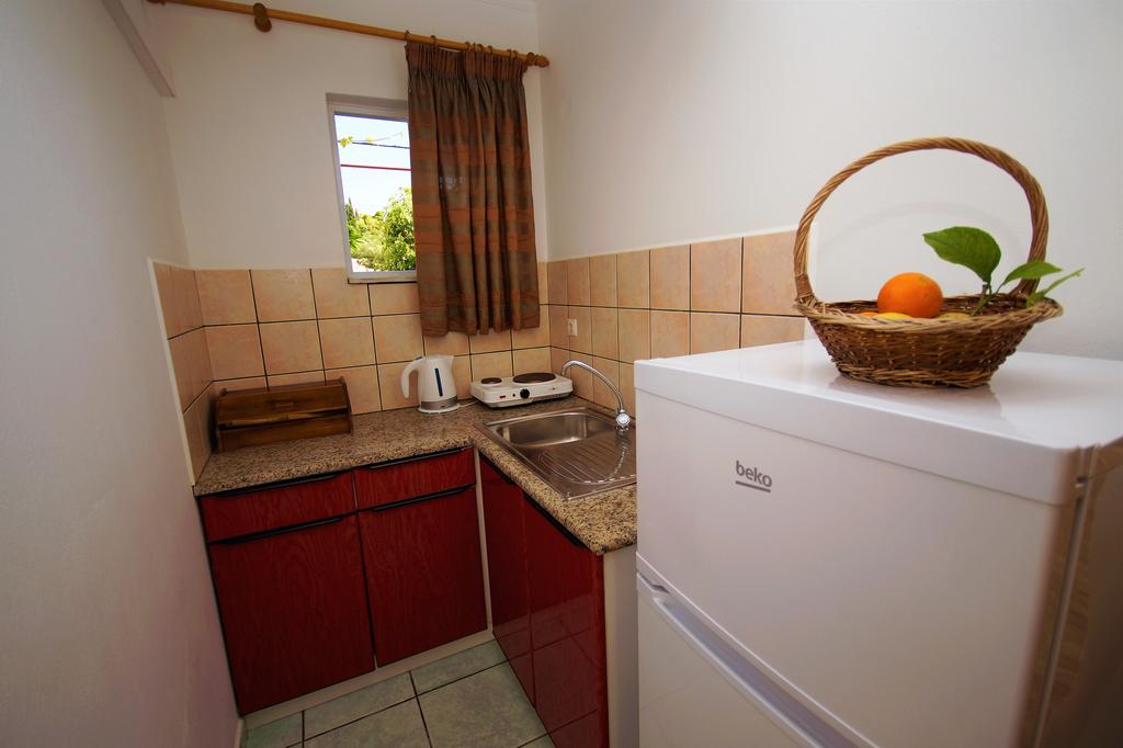 Mathraki Resort