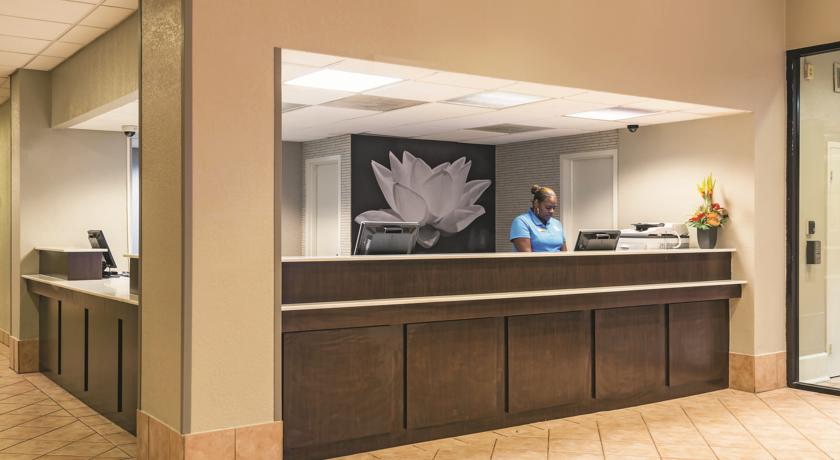 La Quinta Inn & Suites by Wyndham New Orleans Airport