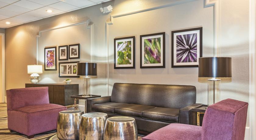 La Quinta Inn & Suites by Wyndham New Orleans Airport