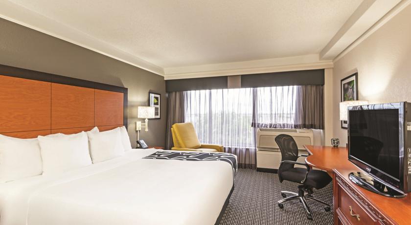 La Quinta Inn & Suites by Wyndham New Orleans Airport
