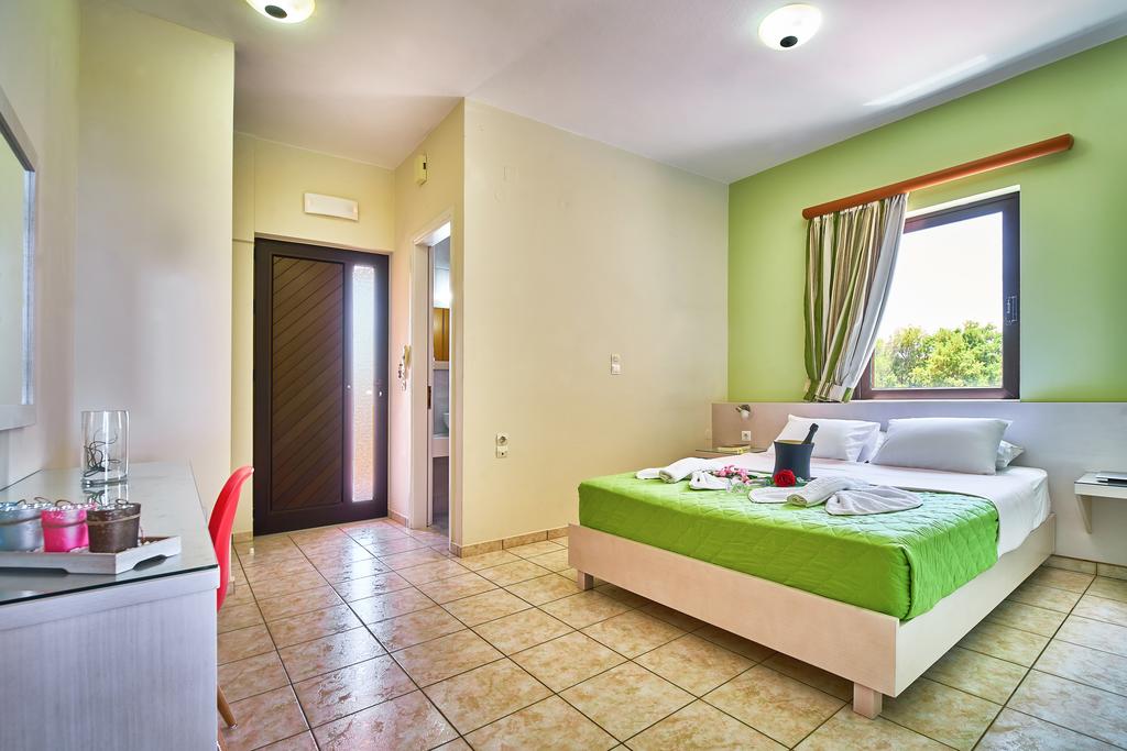 Nanakis Beach Apartments