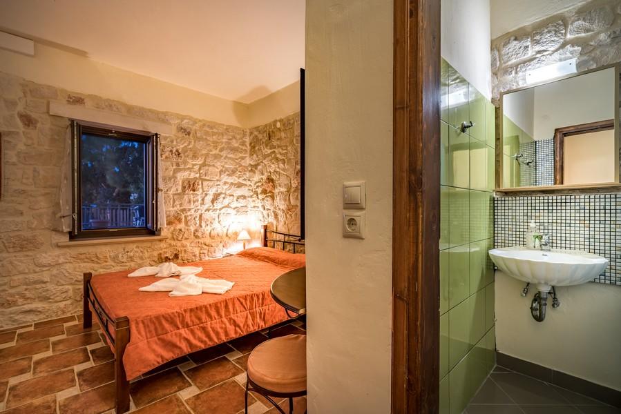 Dante's Maisonettes