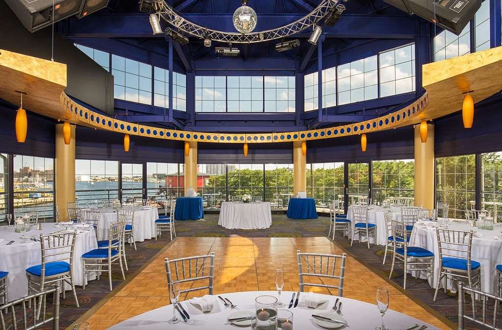 Pier 5 Hotel Baltimore, Curio Collection by Hilton