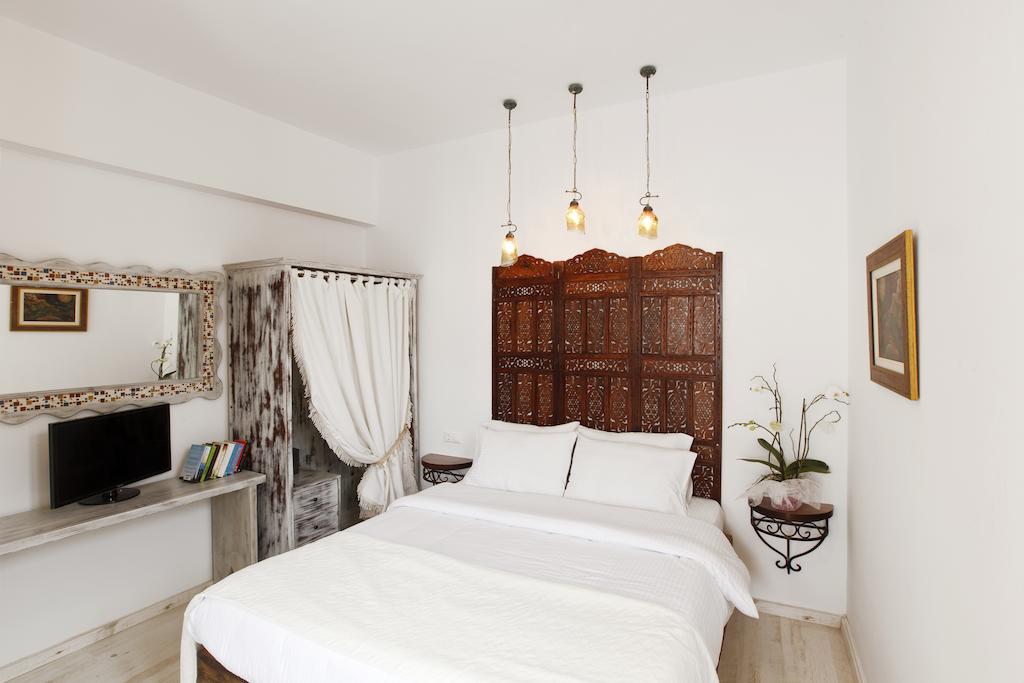 F Charm Hotel