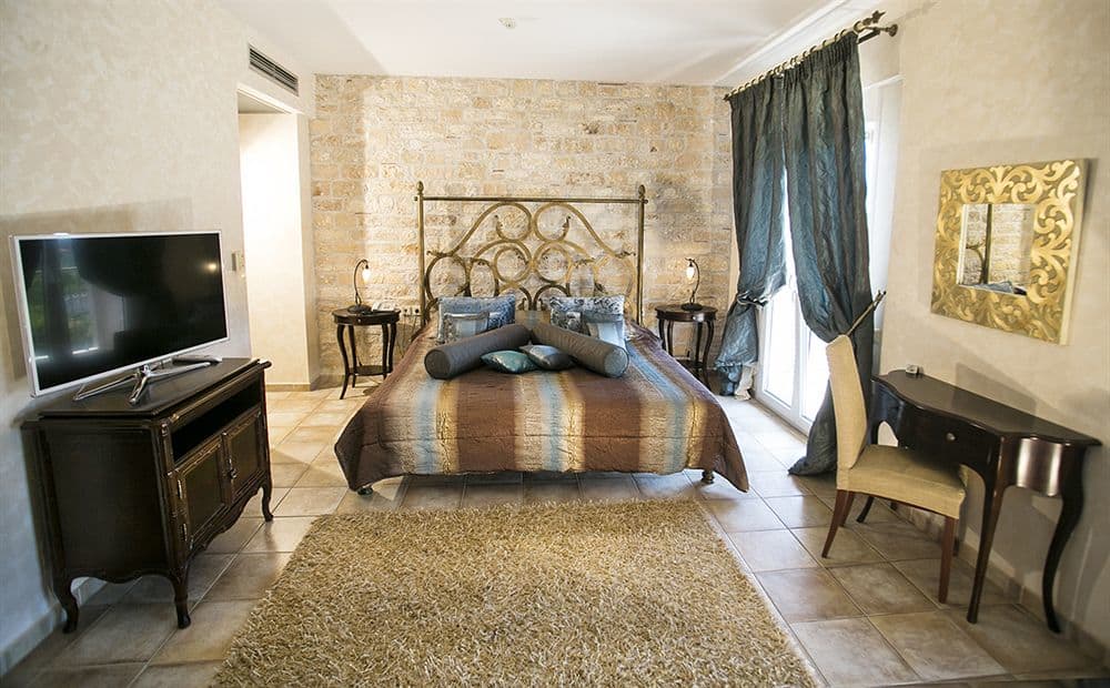 Achtis Boutique Hotel