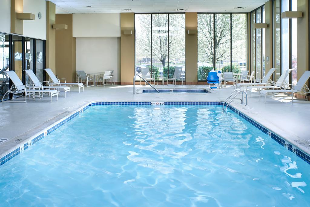 DoubleTree by Hilton Detroit - Dearborn