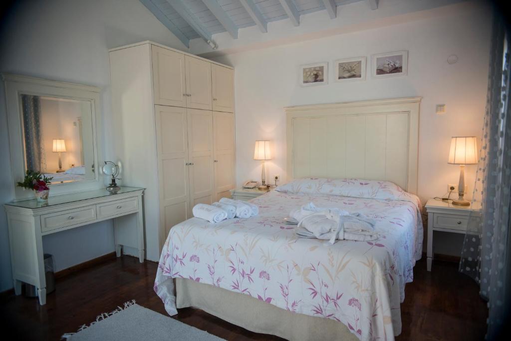 Clara Hotel