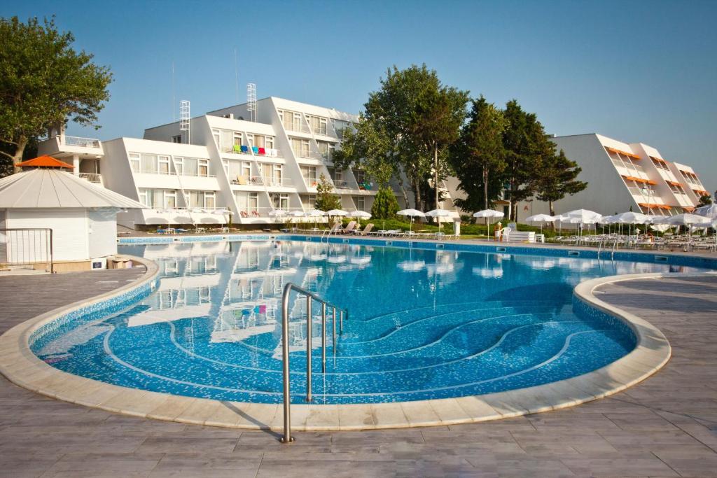 Luca Helios Beach