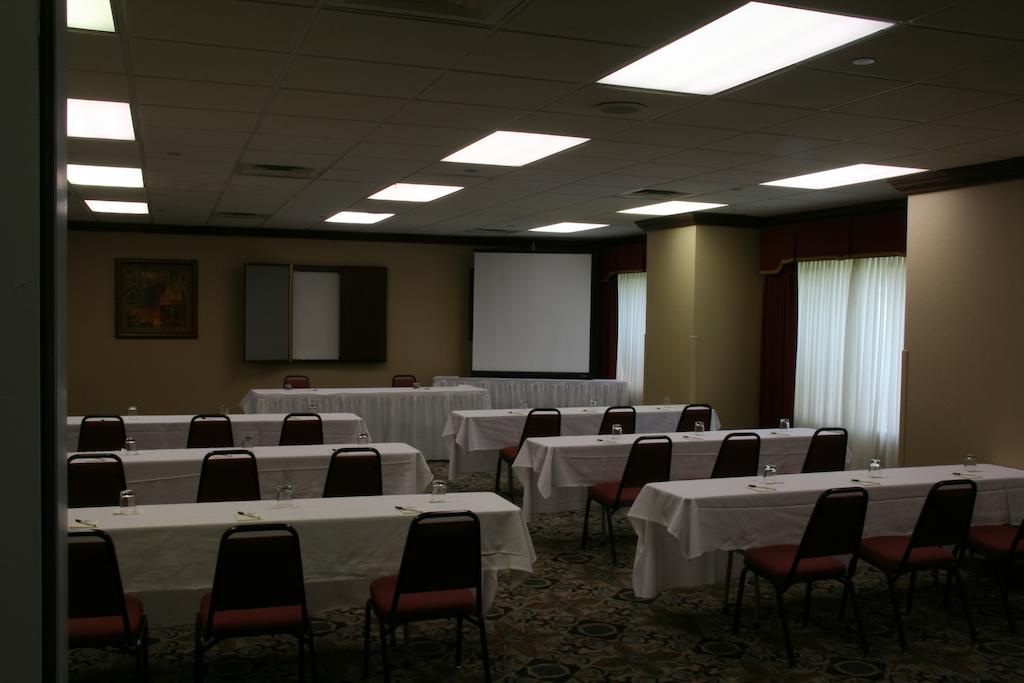 Grand Plaza Hotel Branson