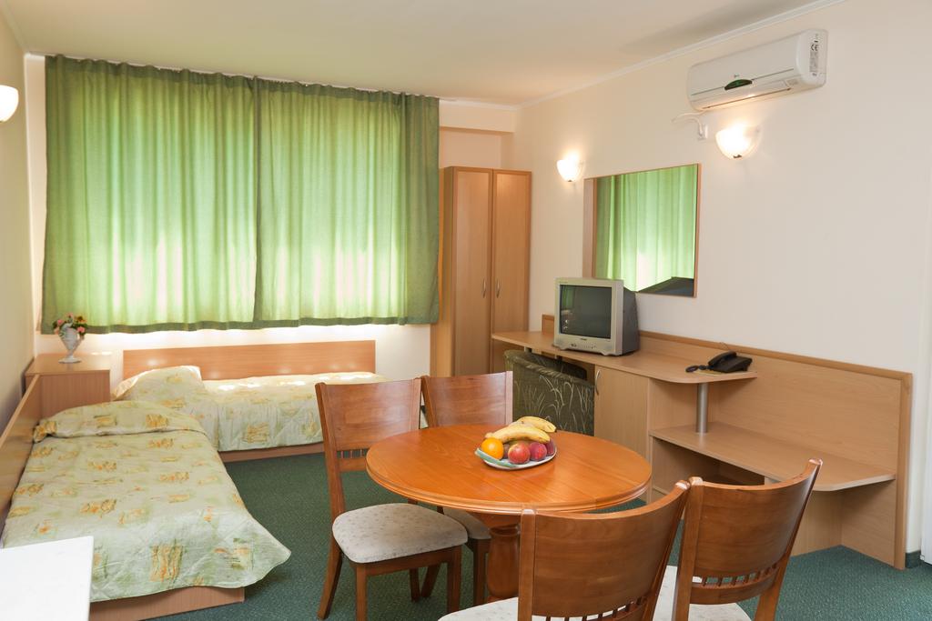 Sunny Day Club Hotel