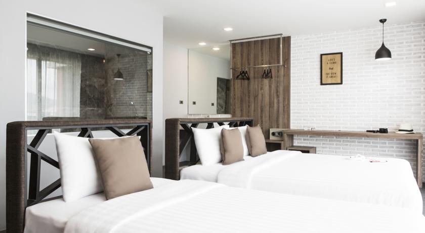 Cross Vibe Chiang Mai Decem Hotel (Formerly X2 Vibe)