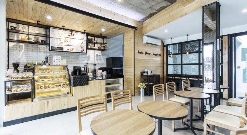 Cross Vibe Chiang Mai Decem Hotel (Formerly X2 Vibe)