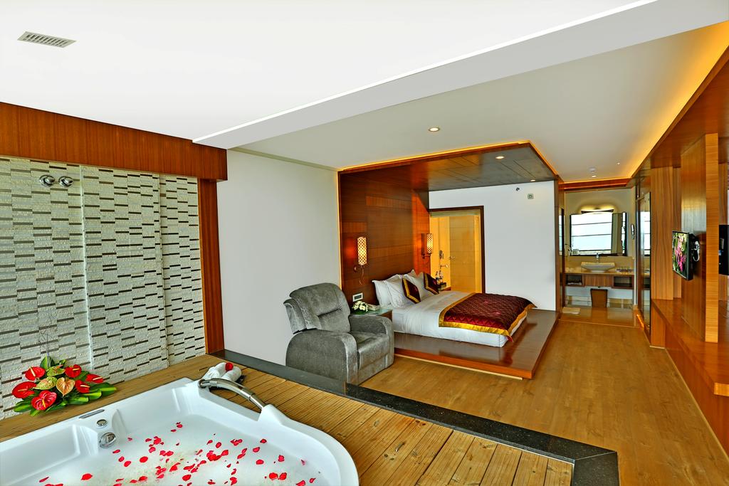 Plum Judy - The Leisure Hotel