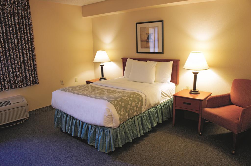 La Quinta Inn & Suites by Wyndham Albuquerque Journal Ctr NW
