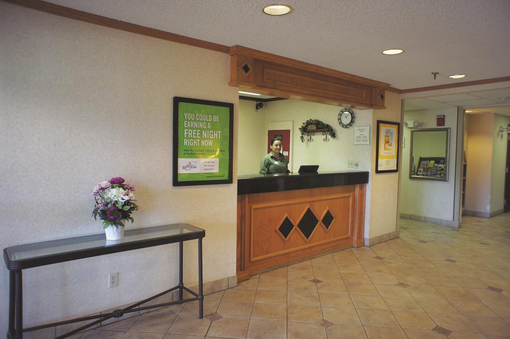 La Quinta Inn & Suites by Wyndham Albuquerque Journal Ctr NW