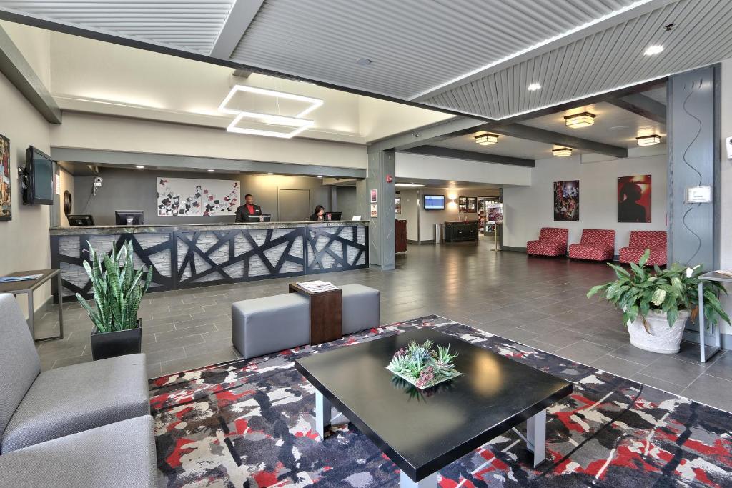 Ramada Plaza by Wyndham Albuquerque Midtown