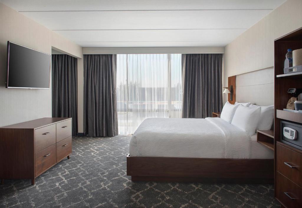 Four Points by Sheraton Philadelphia Northeast