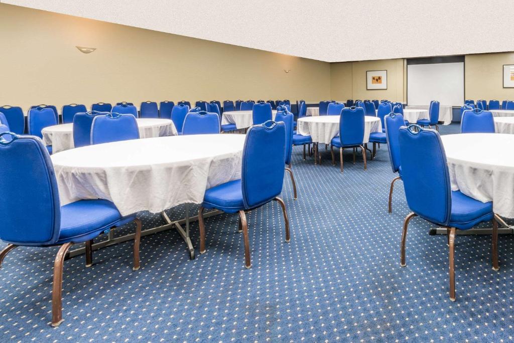 Ramada by Wyndham Dallas Love Field