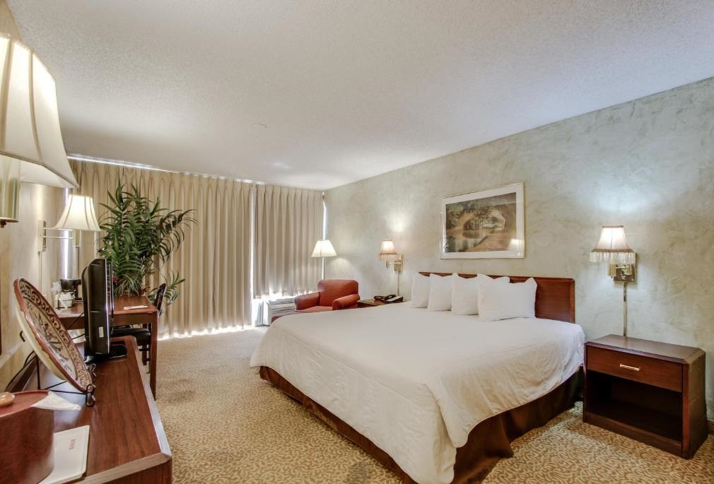 Ramada by Wyndham Dallas Love Field