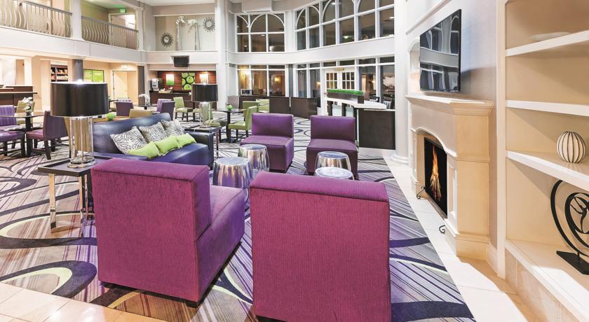 La Quinta Inn & Suites by Wyndham Dallas - Addison Galleria