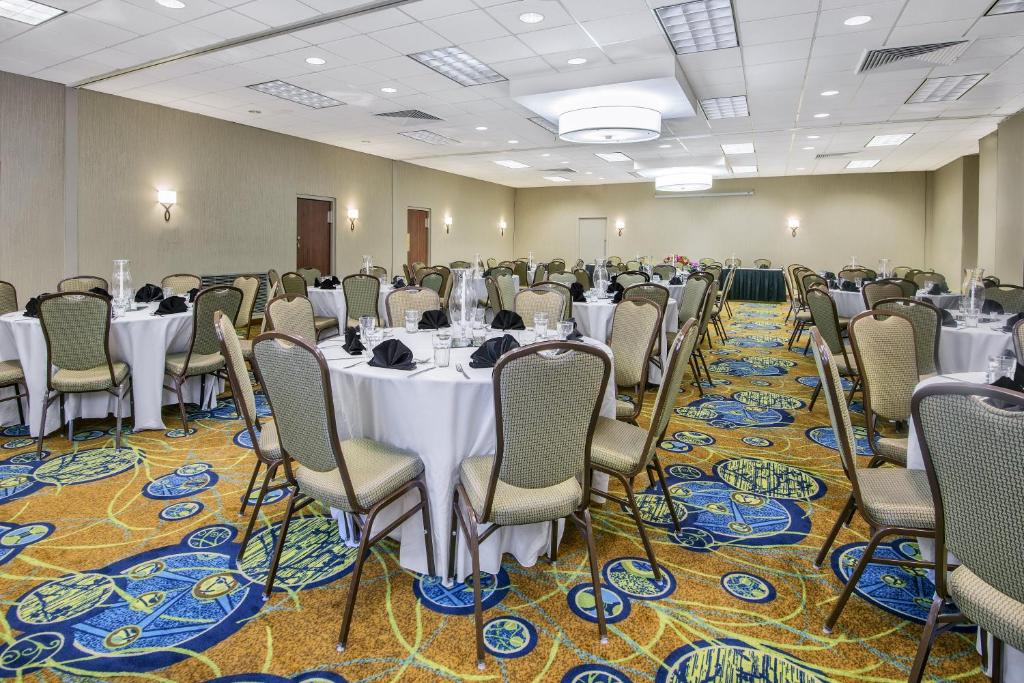Holiday Inn Dallas DFW Airport Area West