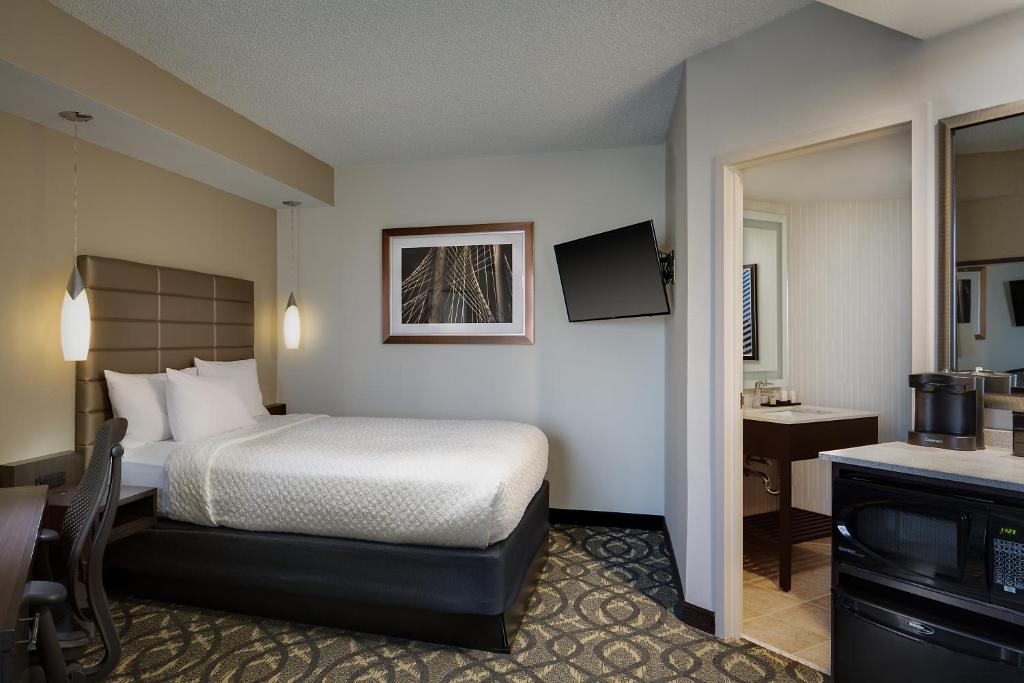 Embassy Suites Dallas - Lovefield