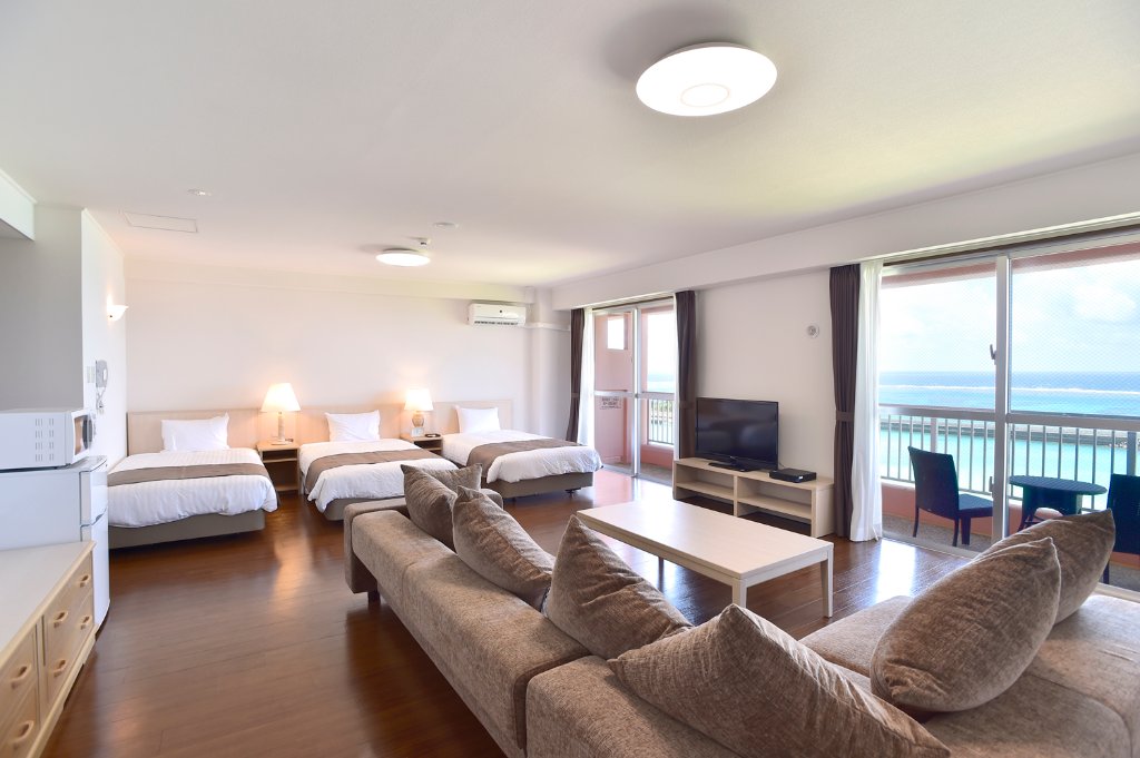 Hotel Breeze Bay Marina
