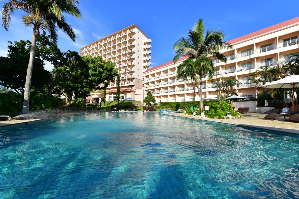 Hotel Breeze Bay Marina