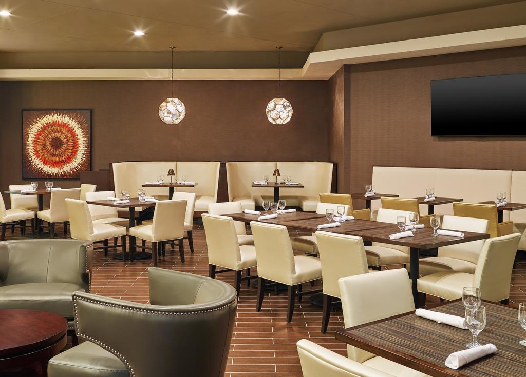 Sheraton Lisle Hotel