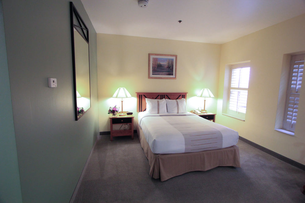 Crockett Hotel