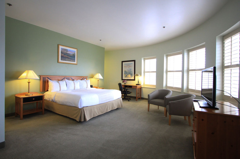 Crockett Hotel