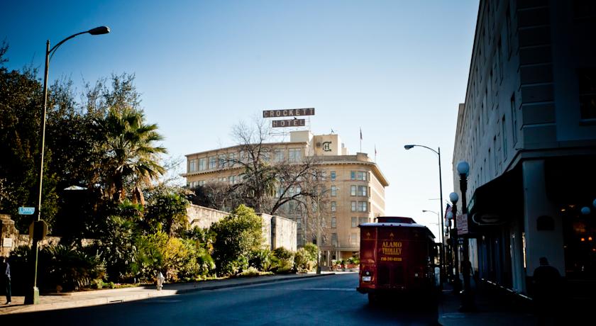 Crockett Hotel