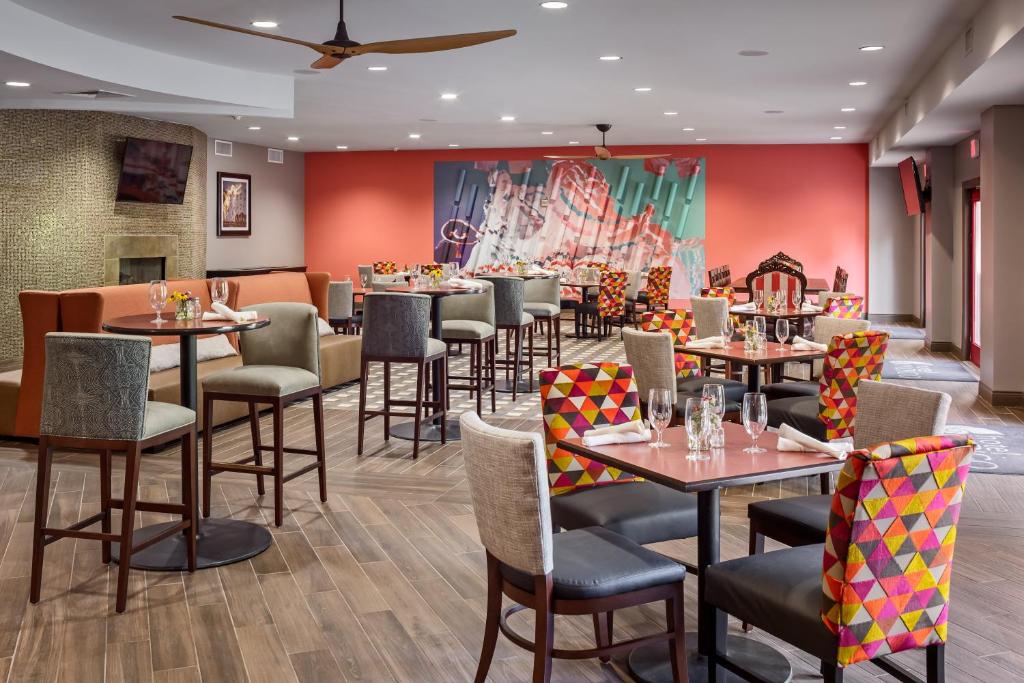 Hotel Indigo San Antonio Riverwalk
