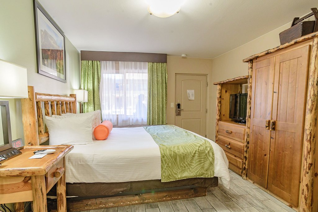 Pioneer Lodge