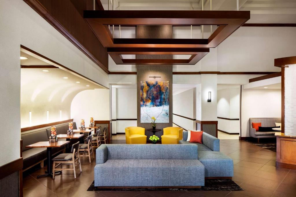 Hyatt Place Roanoke Airport/Valley View Mall