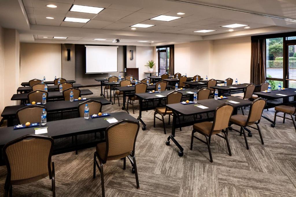 Hyatt Place Roanoke Airport/Valley View Mall