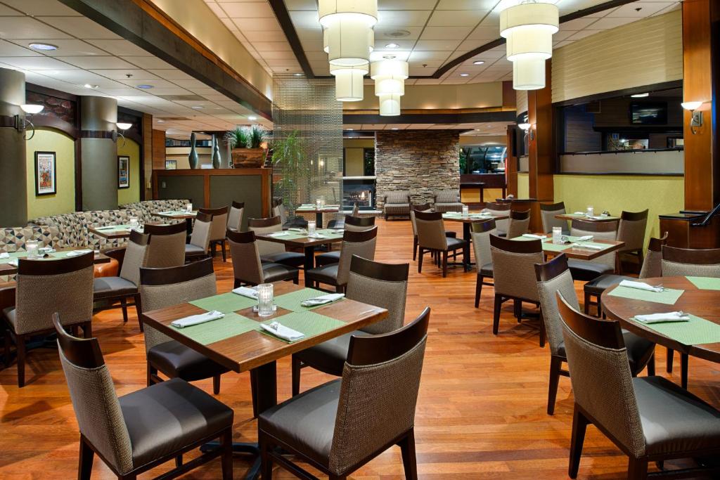 DoubleTree by Hilton Seattle Airport