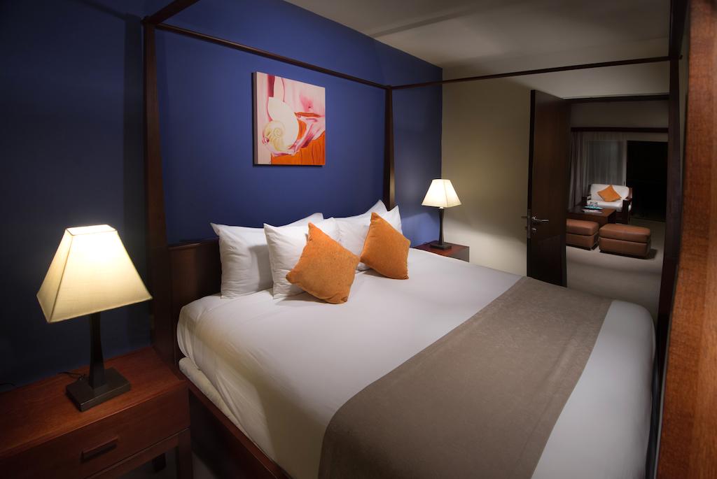 Pueblito Escondido Resort & Residences