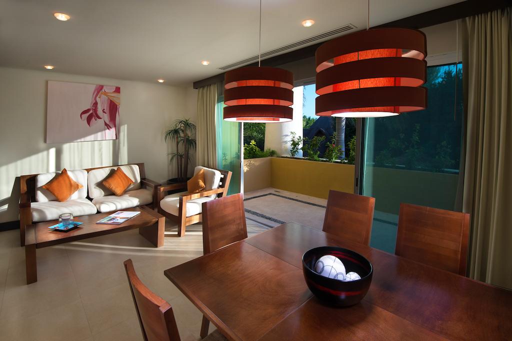 Pueblito Escondido Resort & Residences