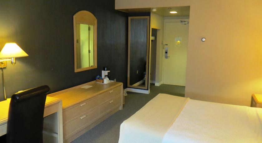 Riverside Resort & Conference Centre
