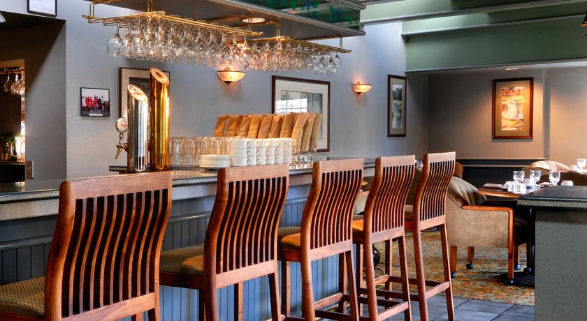 Royal Scot Hotel & Suites