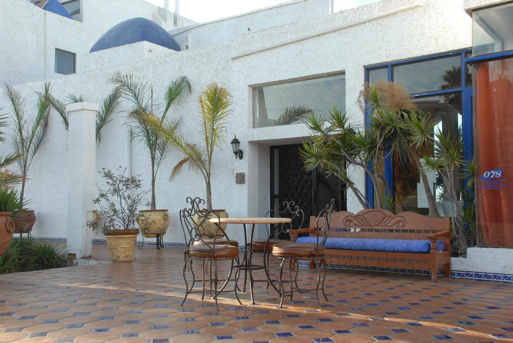 Las Rocas Resort & Spa