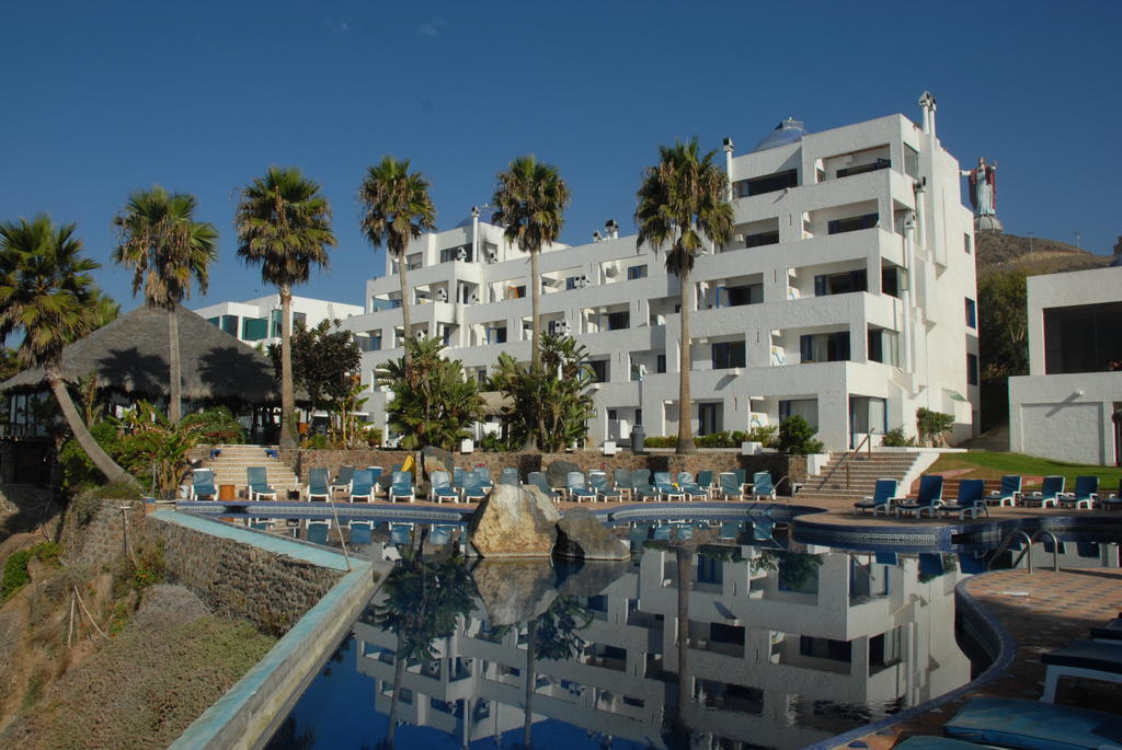 Las Rocas Resort & Spa