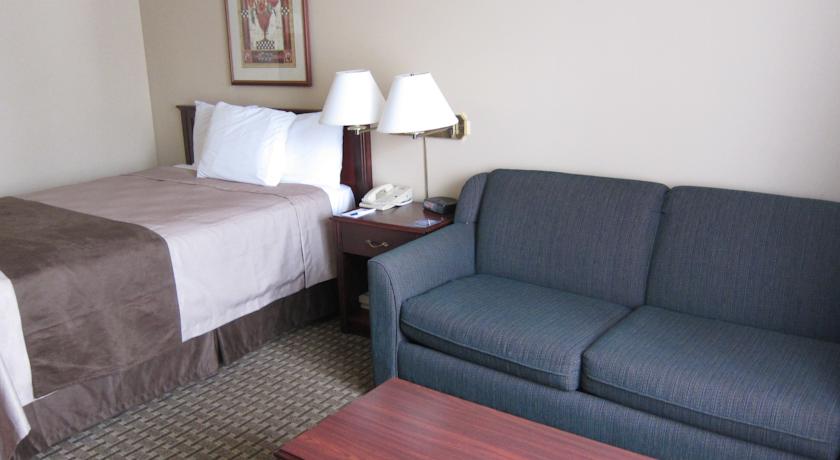 Travelodge by Wyndham Ottawa West