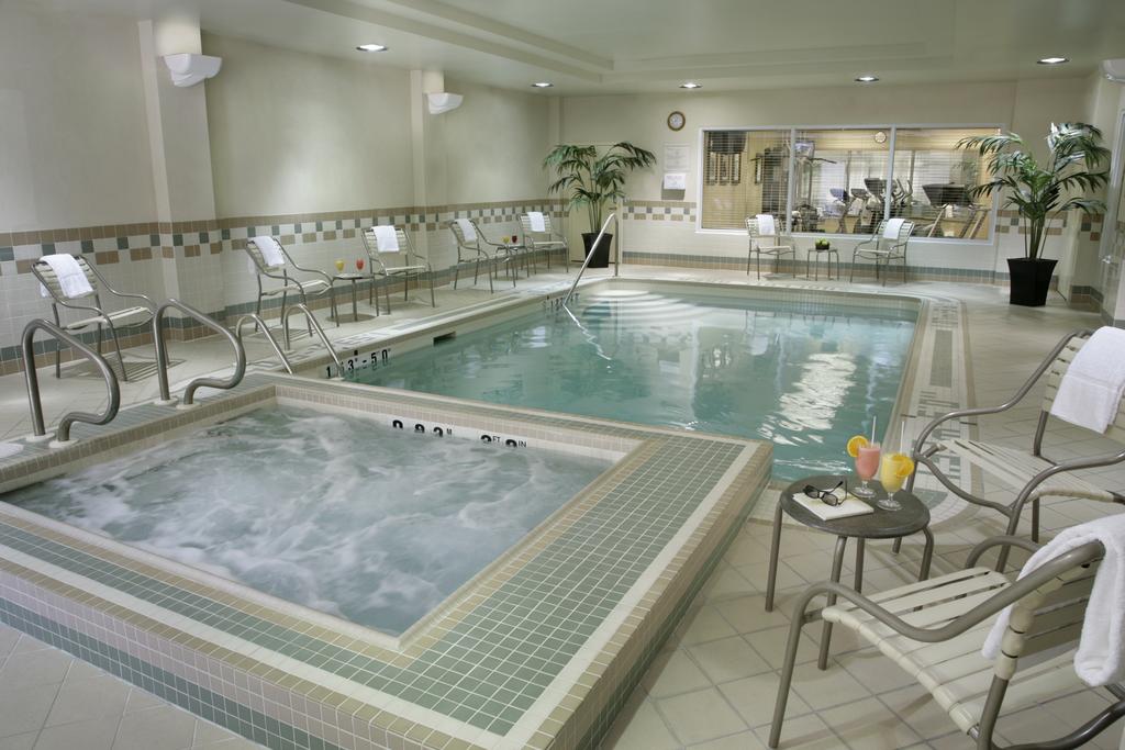 Fairfield Inn and Suites by Marriott Toronto Airport